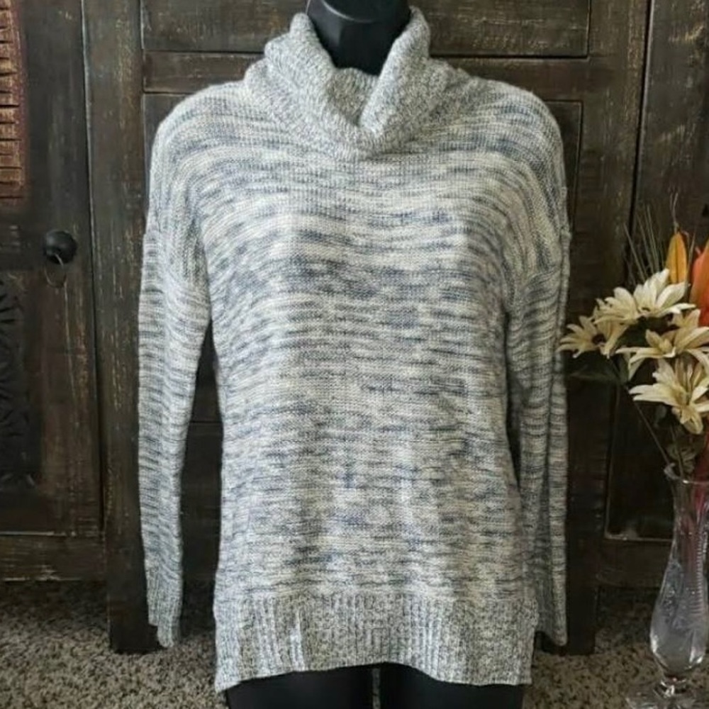 Pink Rose turtleneck sweater like NEW!